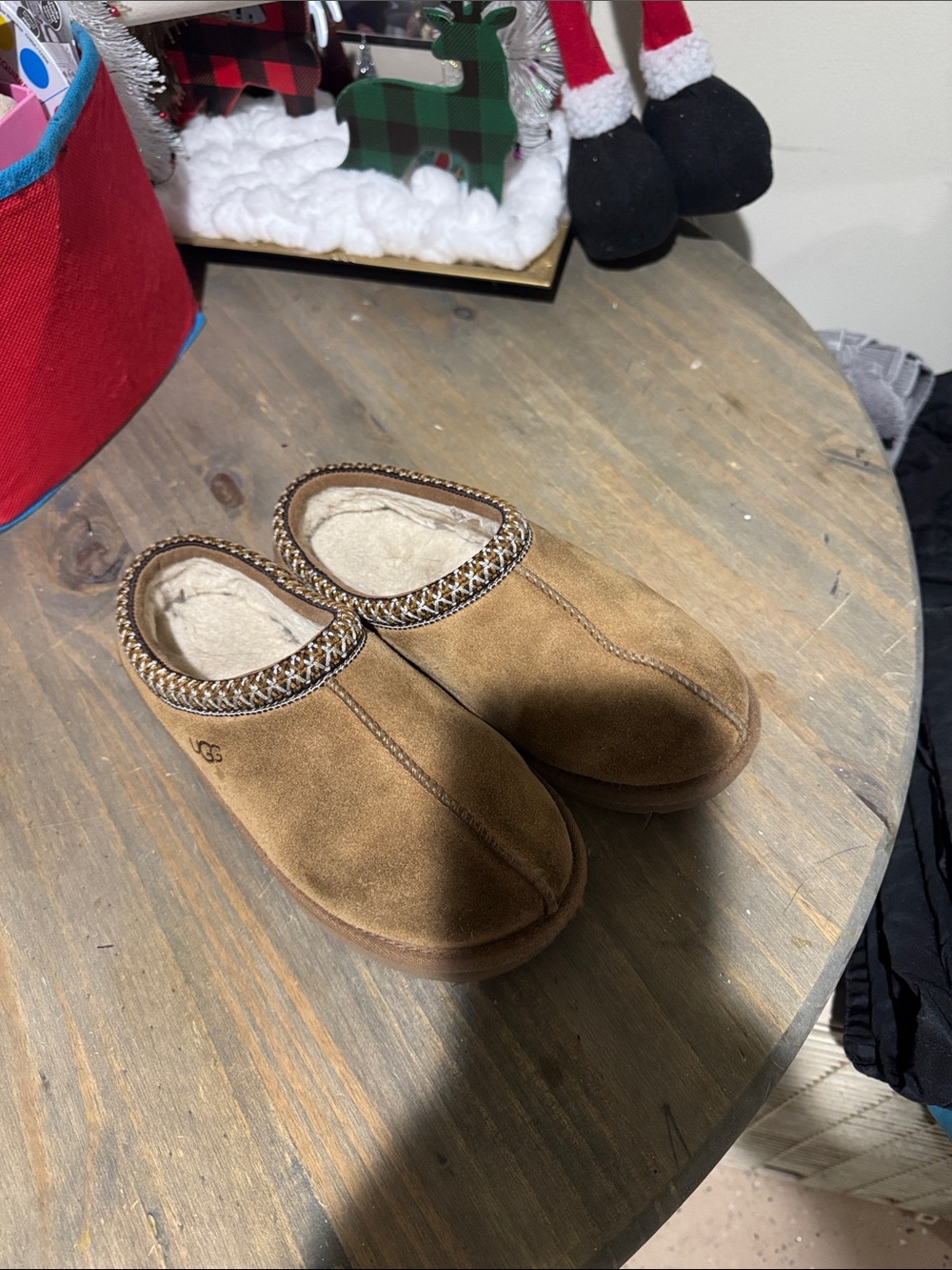 UGG Kids Chestnut Slip-On Suede Shearling Clogs
